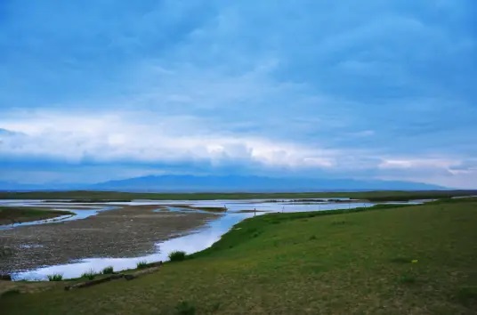 倒淌河