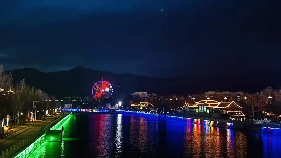 巴音河